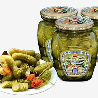 Russian-style pickled cucumbers Russia imported pickles canned ready-to-eat Western food side dish
