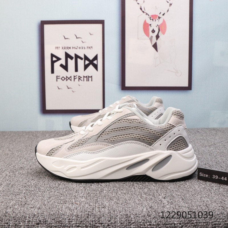yeezy 700 39