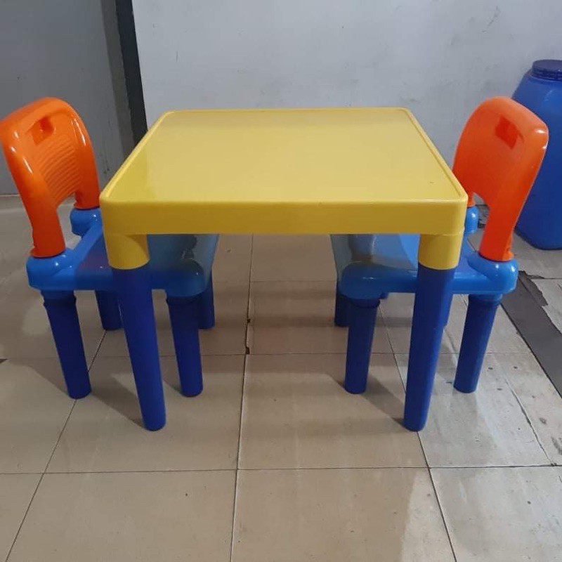 study table with 2 chairs