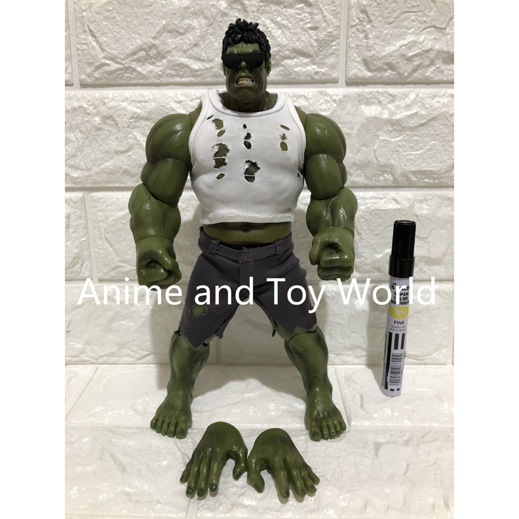 hulk hands toyworld