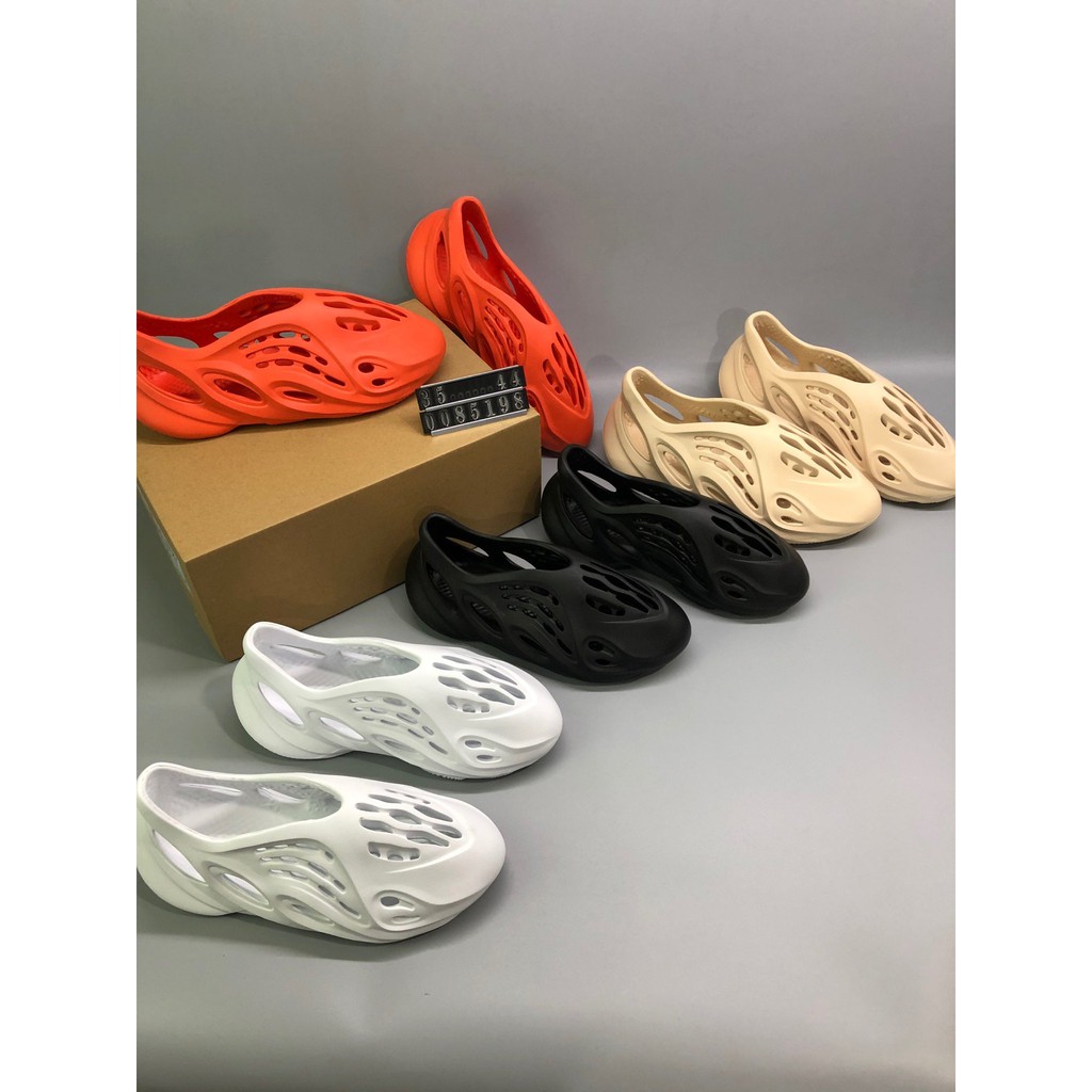 yeezy 700 slippers