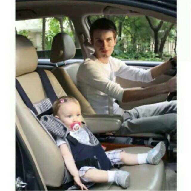 baby carrier in car