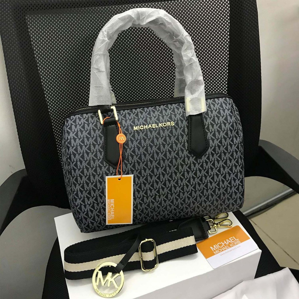 michael kors doctor bag black