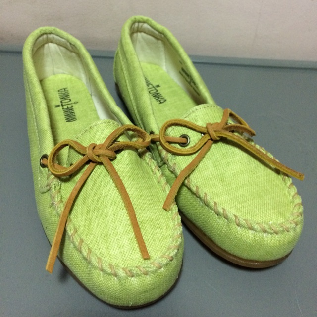 women's minnetonka moccasins sale