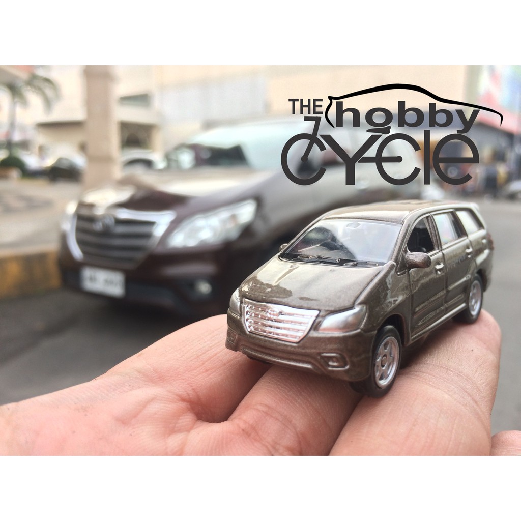 toyota innova diecast toy