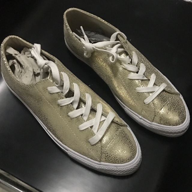 gold converse size 7