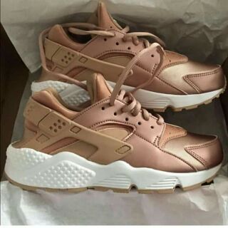rose gold nike huaraches