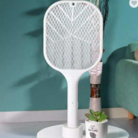 electric fly swatter vs human