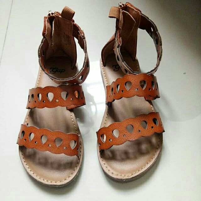 gap kids sandals