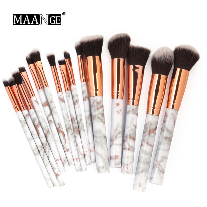 cosmetic makeup brushes