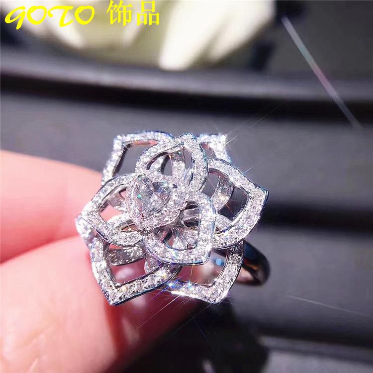 gold diamond engagement ring