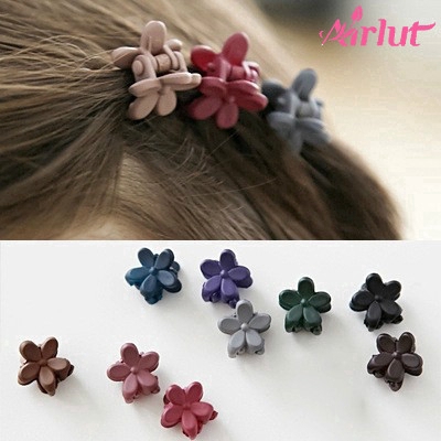 plastic flower hair clips