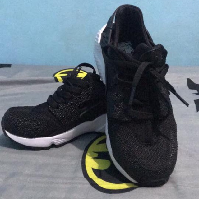 black glitter huaraches