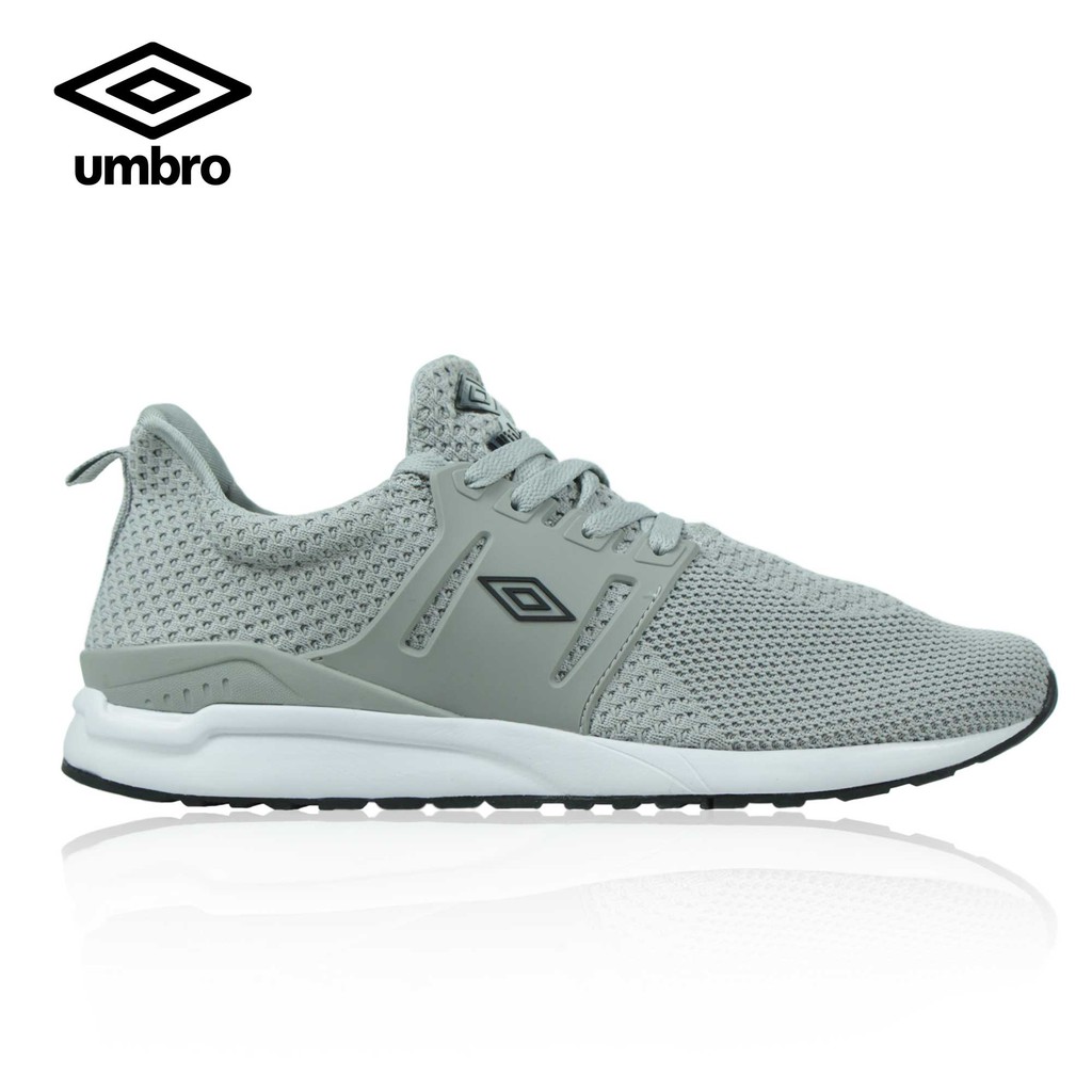 umbro breathable shoes