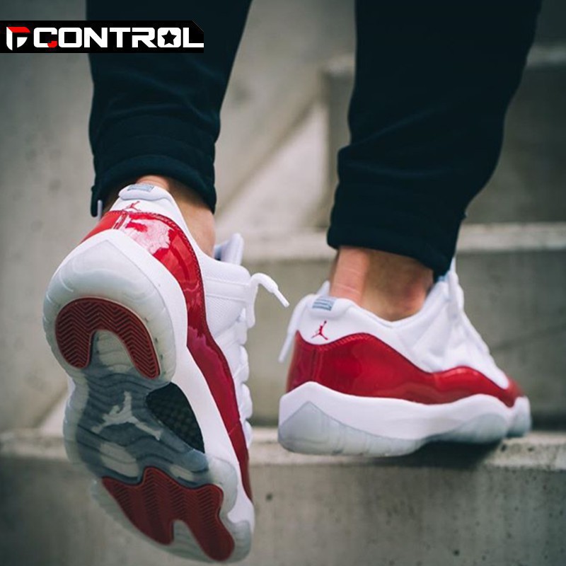 nike jordan 11 red