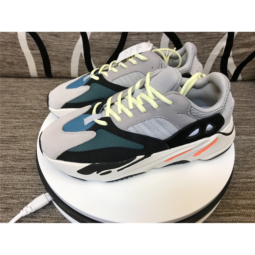 yeezy 700 real