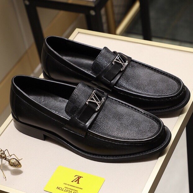 louis vuitton slip on