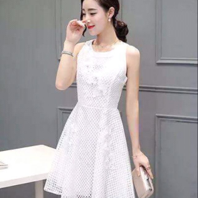 sleeveless dress white