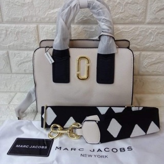 marc jacobs logo strap