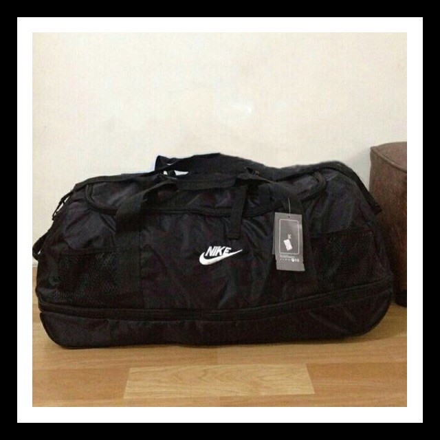 nike rolling luggage