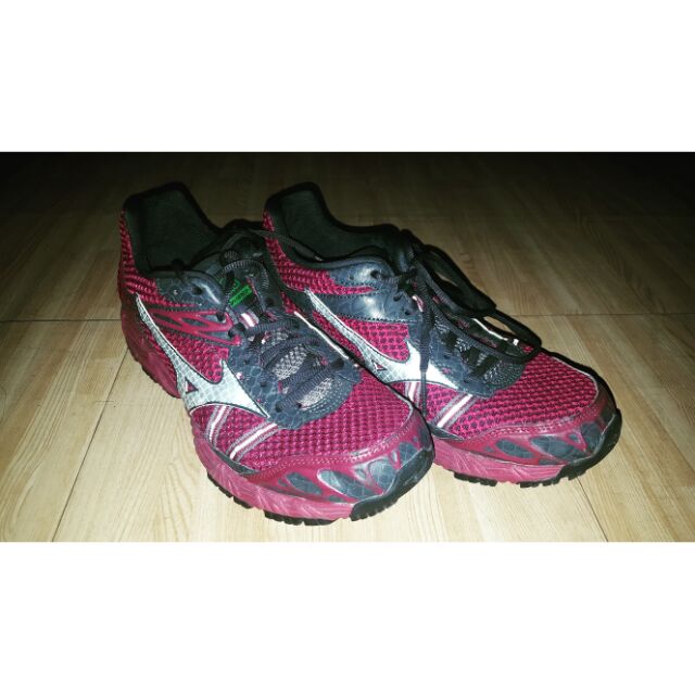 mizuno wave x10