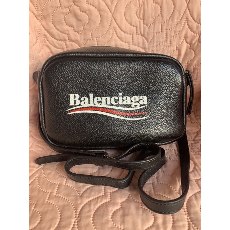 Balenciaga Camera Bag Size atelieryuwa.ciao.jp
