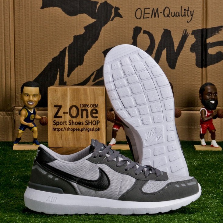 nike air vrtx sneakers