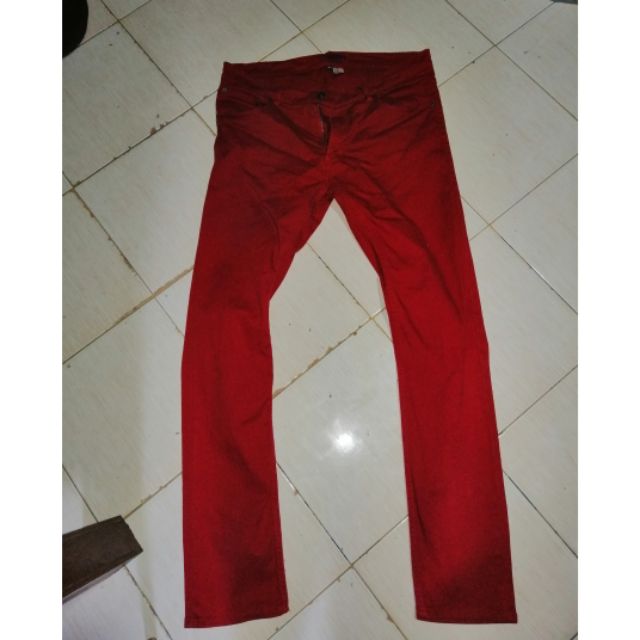 red skinny jean