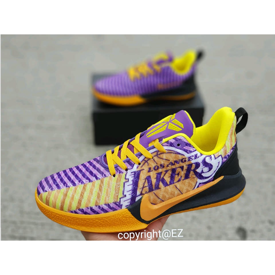 nike lakers sneakers