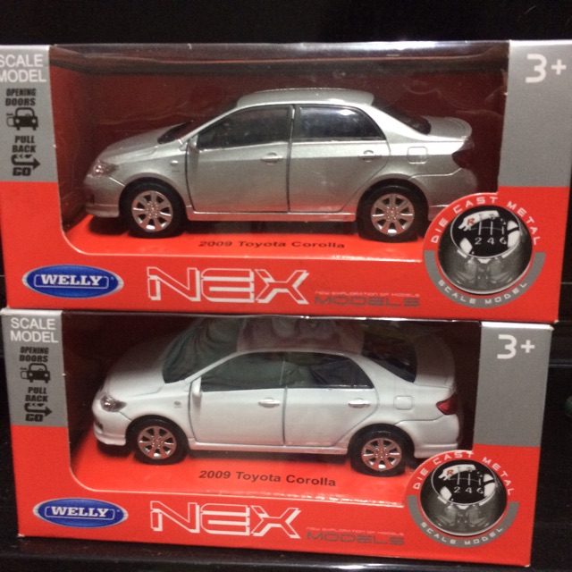 tomica toyota altis