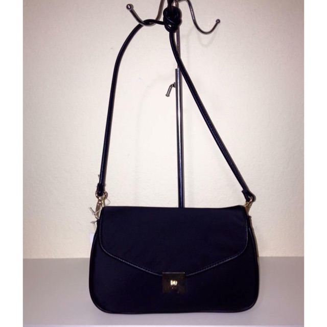 tommy hilfiger turnlock crossbody bag