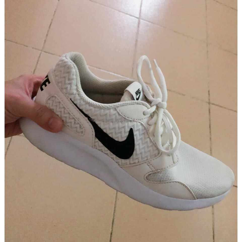 harga nike kaishi run