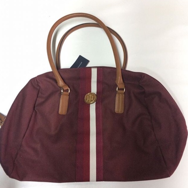 tommy hilfiger weekender bag