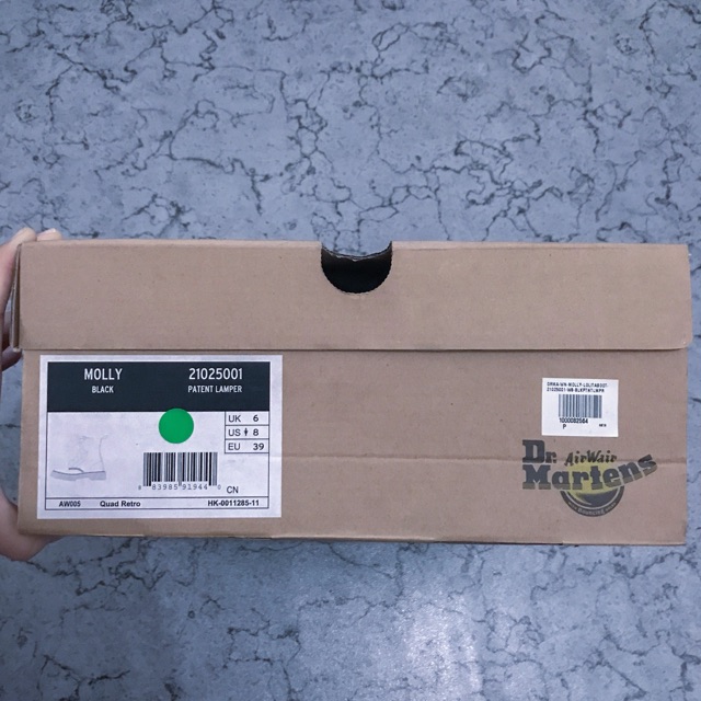 molly black patent lamper