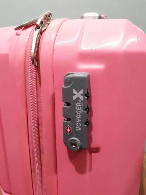 voyager luggage lock