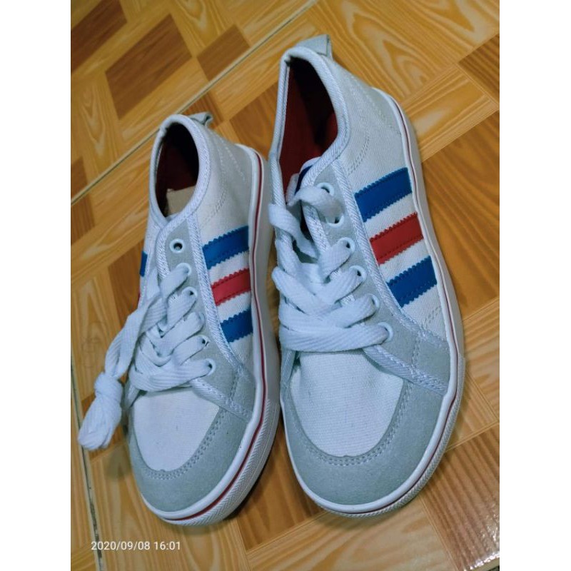 adidas white stripe shoes