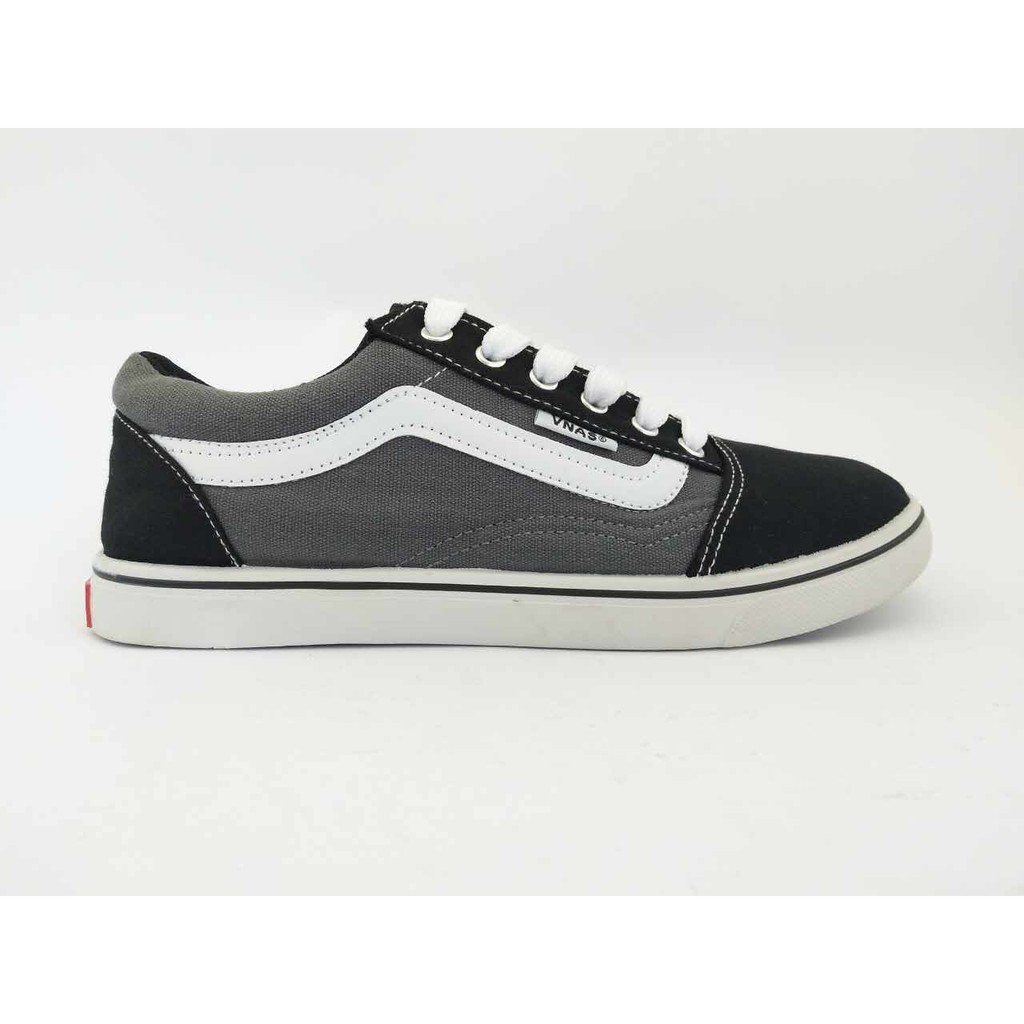 old skool canvas shoes