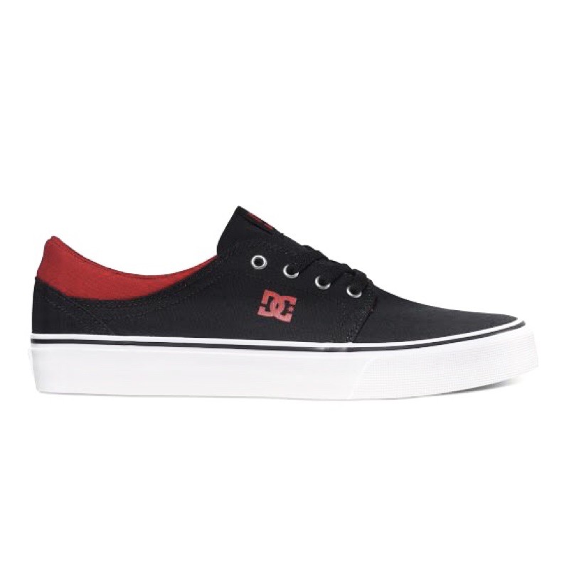 black converse on men
