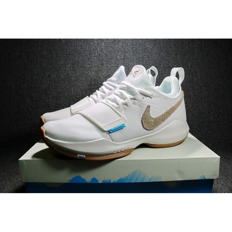nice white basketball shoes