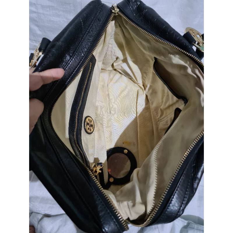 Preloved Authentic Tory Burch bag with etiketa and ykk zipper | Shopee  Philippines