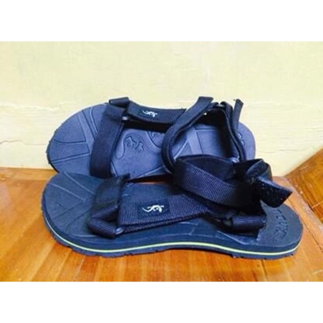 sandugo trekking shoes