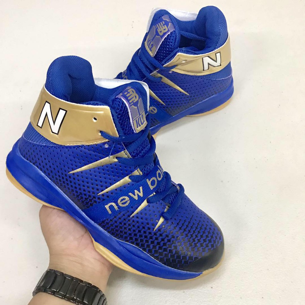 youth size 2 basketball shoes