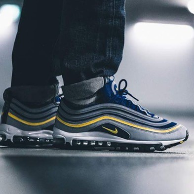 new nike yellow shoes