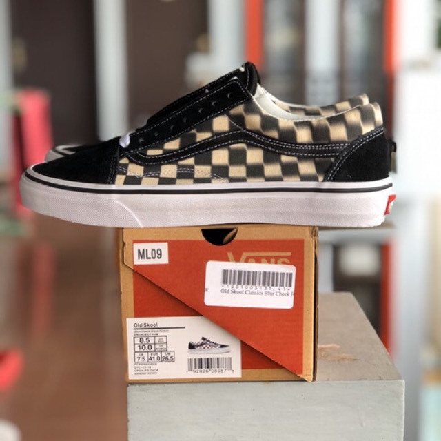 vans old skool checkerboard blur