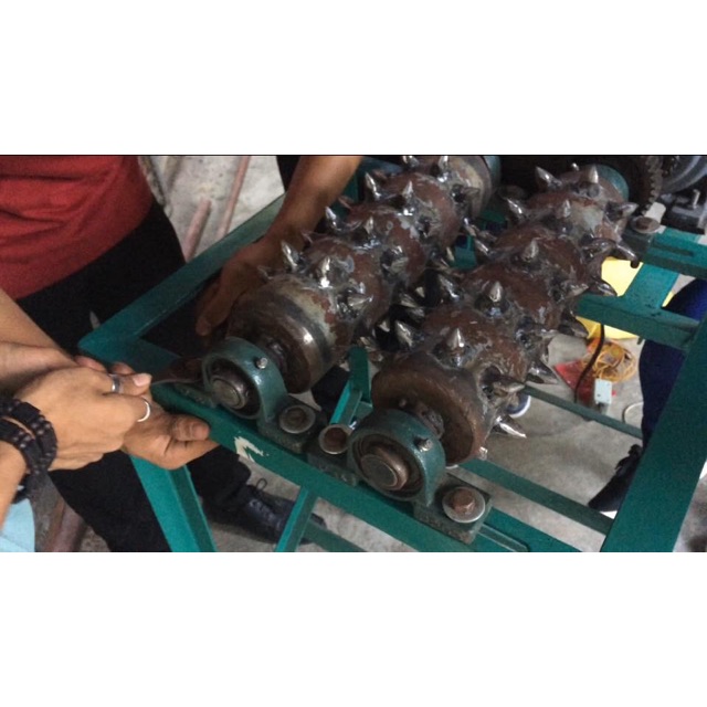 Coconut dehusking machine calculation picture