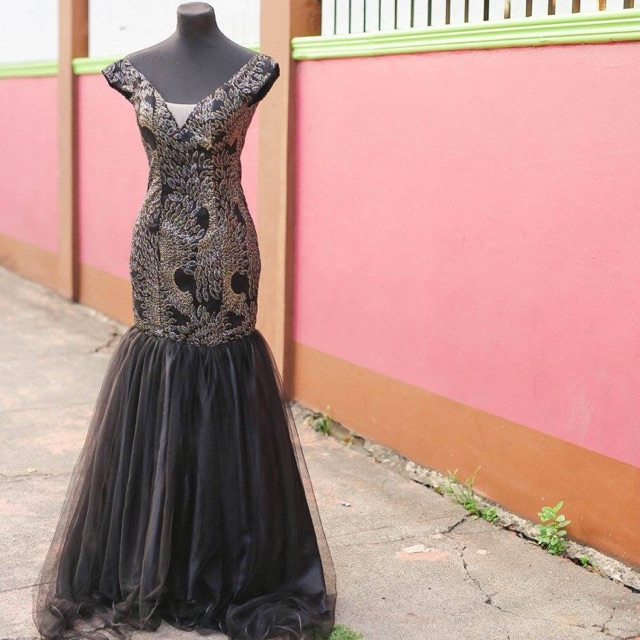 gown for debut black