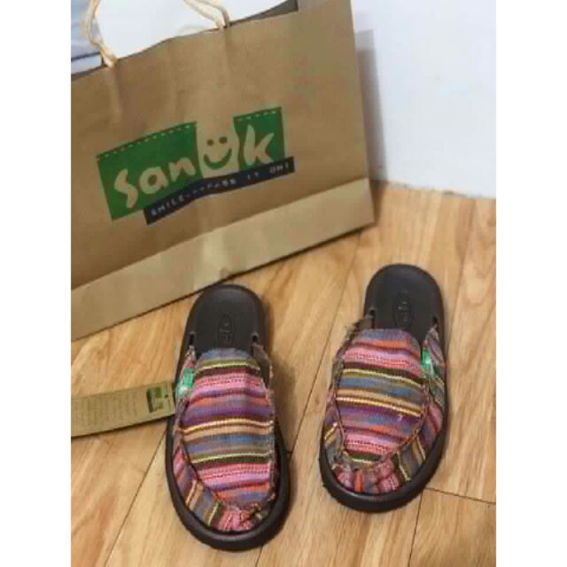 sanuk shopee