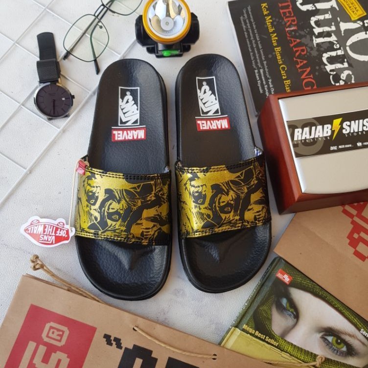sandal vans marvel