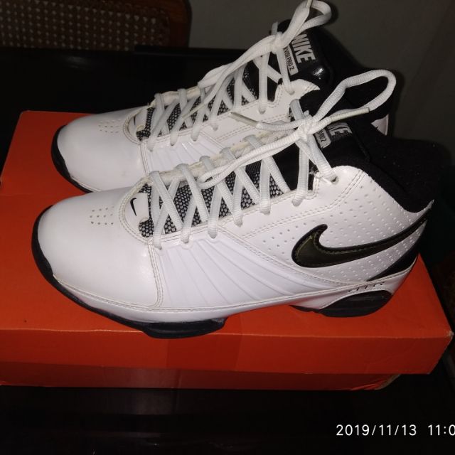 nike basketball shoes price