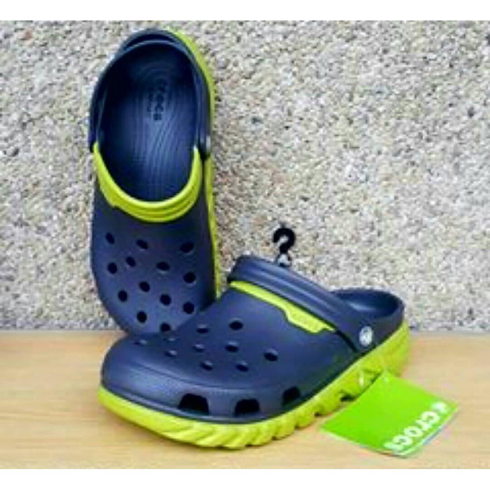 duet max clog crocs